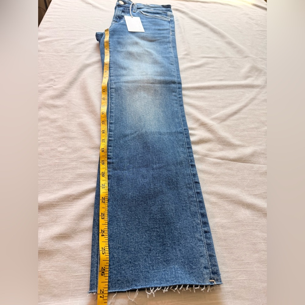 NWT CARLENE MID RISE CROP SLIM STRAIGHT STRETCH JEANS
VERVET size26 - Picture 10 of 13